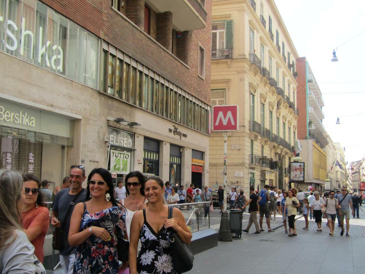 Casa Vacanze La Fenice เนเปิลส์ ภายนอก รูปภาพ